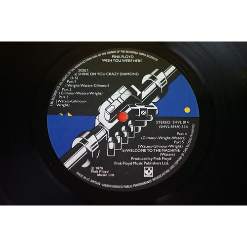 174 - Vinyl - 2 Pink Floyd LPs to include Dark Side Of The Moon (SHVL 804) right side opener, 1 poster, st... 