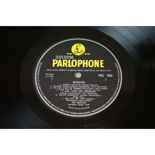 193 - Vinyl - The Beatles Revolver PMC 7009.  The Gramophone Co Ltd and Sold In UK to label, matrices XEX ... 