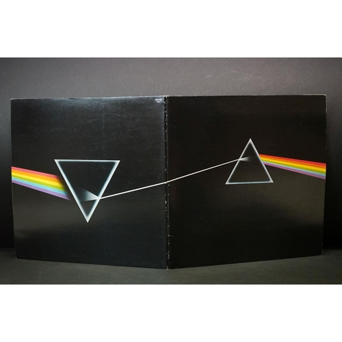 196 - Vinyl - Pink Floyd Dark Side Of The Moon on Harvest SHVL 804.  Gatefold opens both sides, non-sticke... 