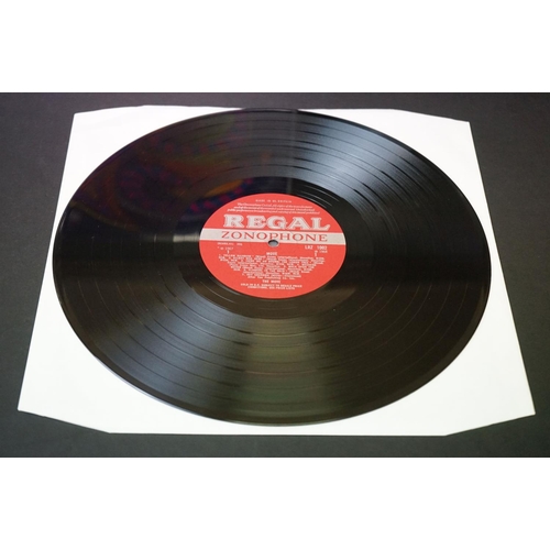 198 - Vinyl - 2 The Move LPs to include self titled on Regal Zonophone LRZ 1002 laminated flipback sleeve ... 