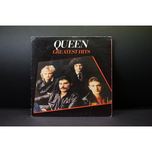 321 - Vinyl - 16 Queen LPs spanning their career  At least Vg overall.