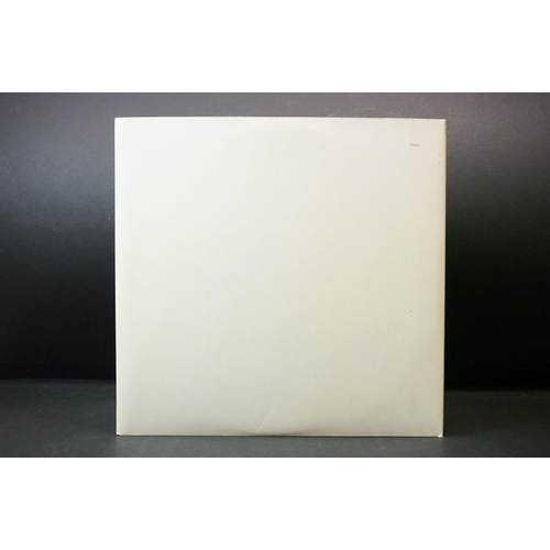 516 - Vinyl - The Beatles White Album PCS 7067/8 No.0416163 stereo, top loader, black inners, 1 poster and... 