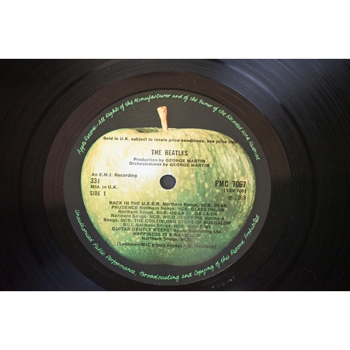 519 - Vinyl - The Beatles White Album PMC 7067/8 No.0602340 mono, top loader, black inners, no poster or p... 