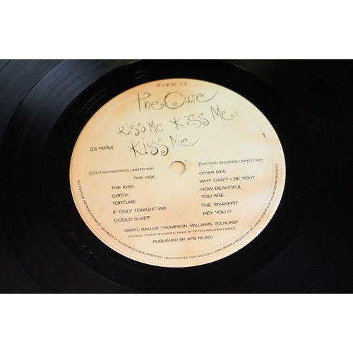 554 - Vinyl - The Cure - 1 album, 2 12”s and 1 10” to include Kiss Me, Kiss Me, Kiss Me (Original UK Doubl... 