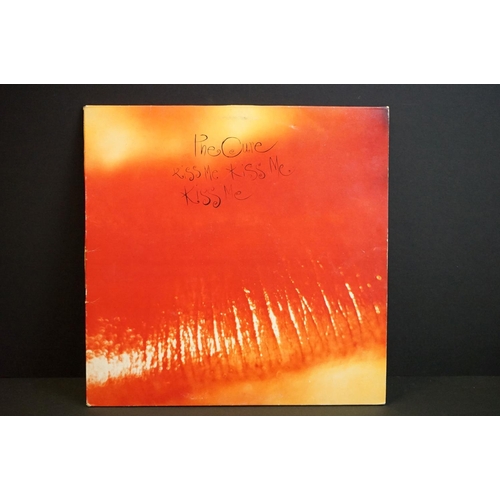 554 - Vinyl - The Cure - 1 album, 2 12”s and 1 10” to include Kiss Me, Kiss Me, Kiss Me (Original UK Doubl... 