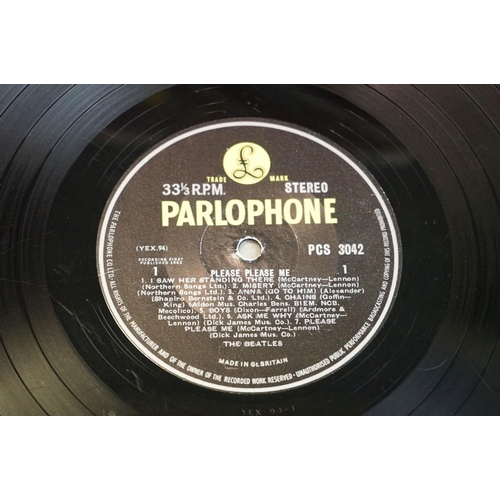 633 - Vinyl - The Beatles Please Please Me PCS 3042 Stereo, yellow and black labels.  The Parlophone Co Lt... 