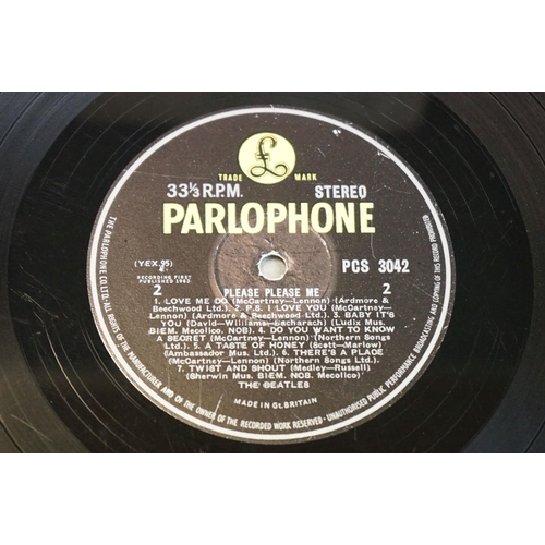 633 - Vinyl - The Beatles Please Please Me PCS 3042 Stereo, yellow and black labels.  The Parlophone Co Lt... 