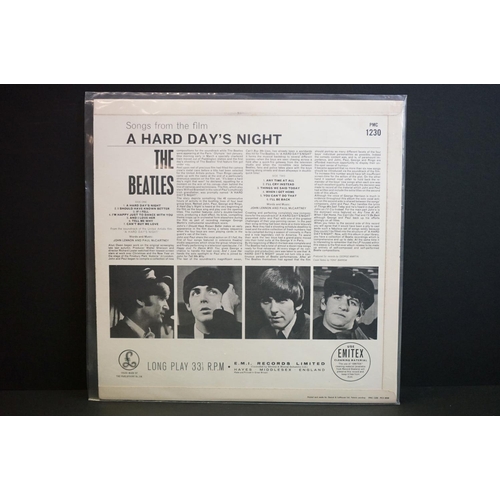 636 - Vinyl - 6 The Beatles LPs to include Please Please Me (PMC 1202), With The Beatles (PMC 1206), A Har... 