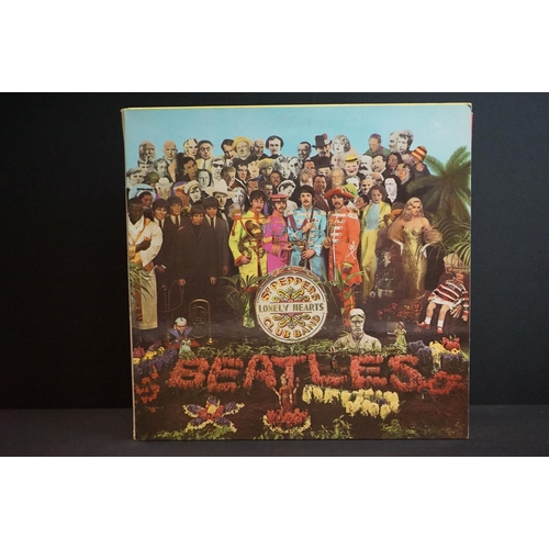 636 - Vinyl - 6 The Beatles LPs to include Please Please Me (PMC 1202), With The Beatles (PMC 1206), A Har... 