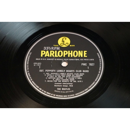 636 - Vinyl - 6 The Beatles LPs to include Please Please Me (PMC 1202), With The Beatles (PMC 1206), A Har... 