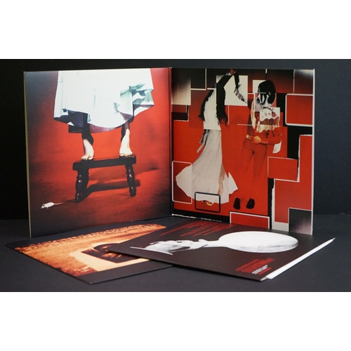 477 - Vinyl - Two The White Stripes LPs to include Elephant XLLP162 and Icky Thump XLLP271 with opened sti... 