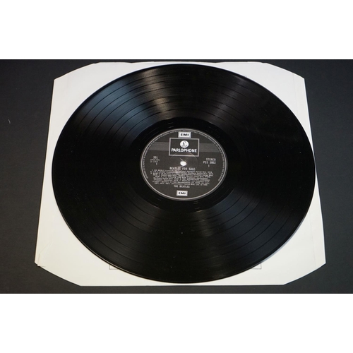 637 - Vinyl - 4 The Beatles LPs to include Please Please Me (PCS 3042) stereo with silver and black boxed ... 