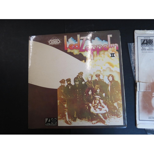 708 - Vinyl - Two Led Zeppelin LPs to include II (921021) Super-Group Volume 4 pressing with orange and pu... 