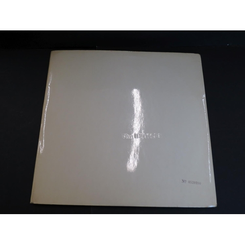 717 - Vinyl - The Beatles White Album PCS 7067/8 No.0520990 top loader, 1 poster, 4 photos, black inners. ... 