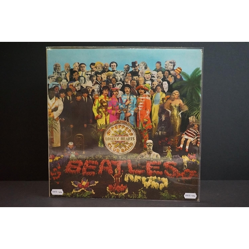 676 - Vinyl - 6 The Beatles LPs to include Please Please Me (PMC 1202) The Gramophone Co Ltd and Sold In U... 