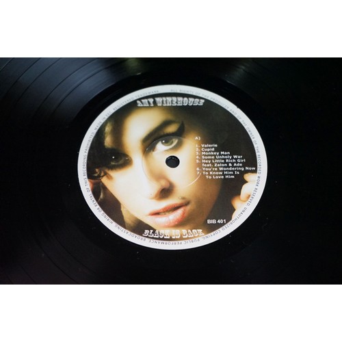 485 - Vinyl - 2 Amy Winehouse private pressing LPs to include The Best Of Amy Winehouse (AMYWINEHOUSE001) ... 