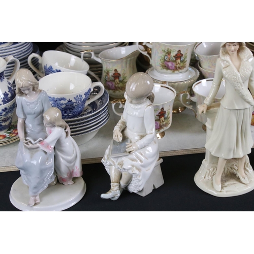 41 - Large quantity of mixed ceramics to include a Chodziez of Poland mid 20th century iridescent lustre ... 