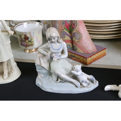 41 - Large quantity of mixed ceramics to include a Chodziez of Poland mid 20th century iridescent lustre ... 