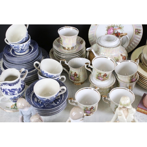 41 - Large quantity of mixed ceramics to include a Chodziez of Poland mid 20th century iridescent lustre ... 
