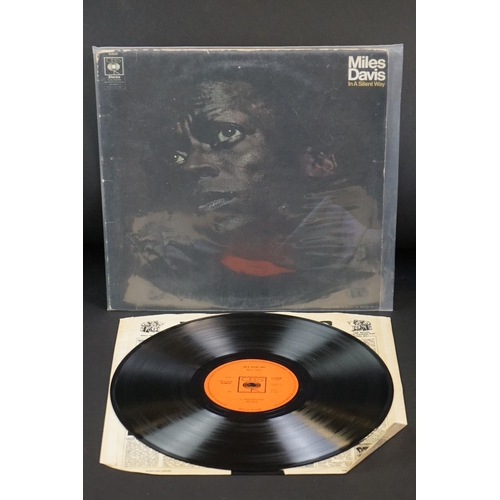 274 - Vinyl - Jazz - 12 original Miles Davis albums to include: Big Fun (original UK double, CBS, 88024), ... 