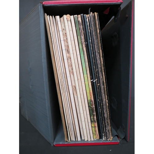 140 - Vinyl - 20 Pink Floyd LPs including considerable duplication featuring Dark Side Of The Moon, Relics... 