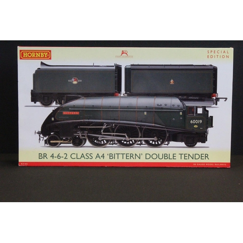 24 - Boxed Special Edition Hornby OO gauge R3103 BR 4-6-2 Class A4 Bittern Double Tender Train Pack