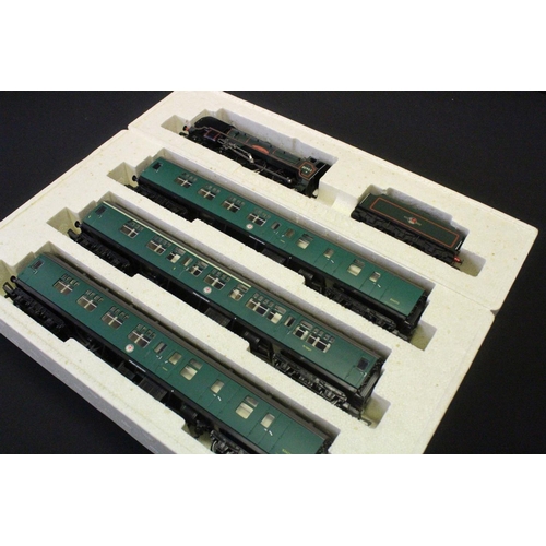33 - Boxed ltd edn Hornby OO gauge R2082 BR Schools Train Pack with Wellington Locomotive, complete with ... 