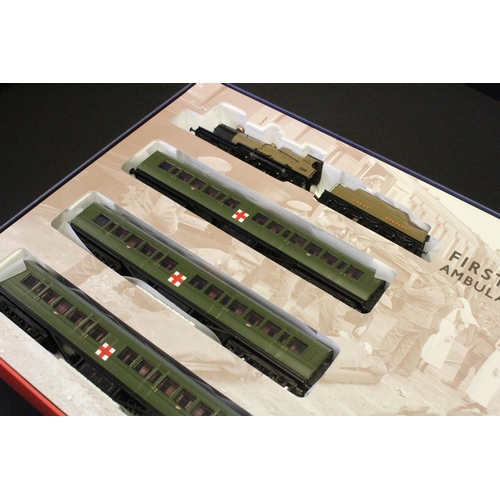 40 - Boxed Bachmann OO gauge 30-325 First World War Ambulance Train No 40 Special Commemorative Edition t... 