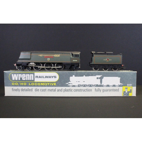 56 - Boxed Wrenn OO gauge W2266/A Golden Arrow BR City of Wells locomotive