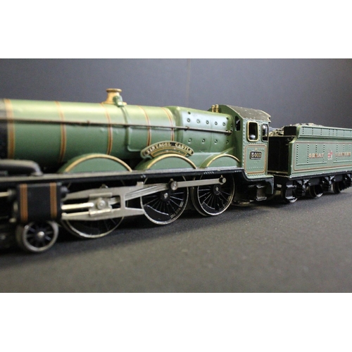 62 - Three Wrenn OO gauge Castle Class locomotives in unassociated Wrenn boxes to include Clun Castle, Go... 