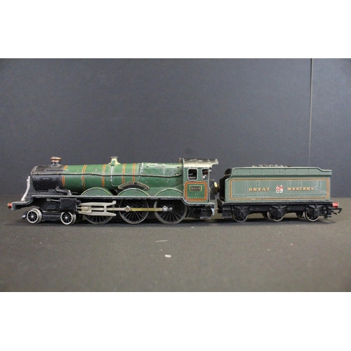 62 - Three Wrenn OO gauge Castle Class locomotives in unassociated Wrenn boxes to include Clun Castle, Go... 