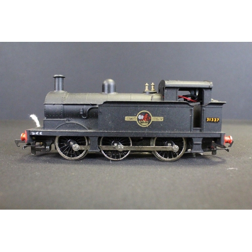 63 - Two boxed Wrenn OO gauge locomotives to include W2205 0-6-0 Tank Black BR (notes stuck to outer box ... 