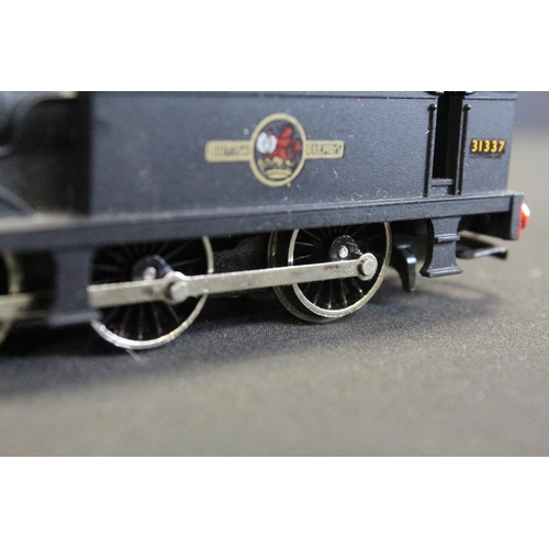 63 - Two boxed Wrenn OO gauge locomotives to include W2205 0-6-0 Tank Black BR (notes stuck to outer box ... 