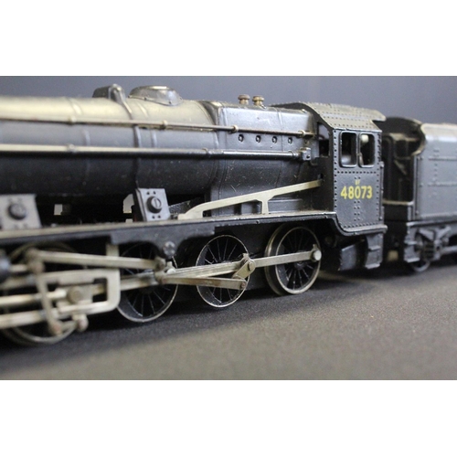 63 - Two boxed Wrenn OO gauge locomotives to include W2205 0-6-0 Tank Black BR (notes stuck to outer box ... 