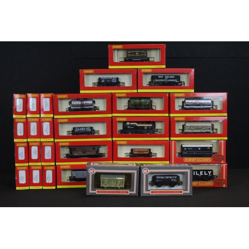 68 - 29 Boxed OO gauge items of rolling stock to include 27 x Hornby & 2 x Dapol, features Hornby R6165, ... 