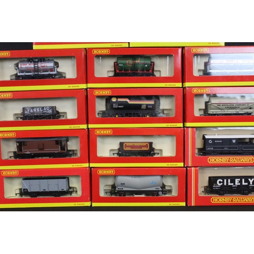 68 - 29 Boxed OO gauge items of rolling stock to include 27 x Hornby & 2 x Dapol, features Hornby R6165, ... 