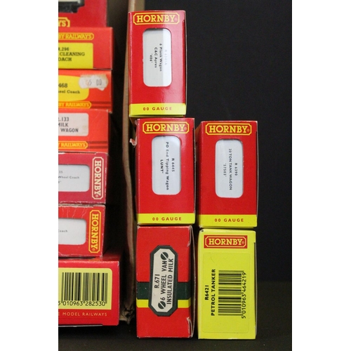 70 - 43 Boxed OO gauge items of rolling stock to include 38 x Hornby, 4 x Bachmann and 1 x Palitoy Mainli... 