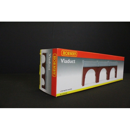 74 - Six boxed Hornby OO gauge R180 Viaduct accessories