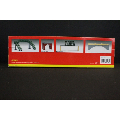 74 - Six boxed Hornby OO gauge R180 Viaduct accessories