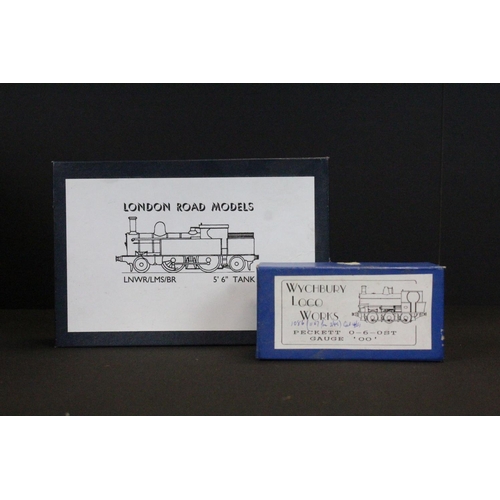 78 - Collection of OO gauge kit accessories, locomotives, and parts, metal and plastic examples to includ... 