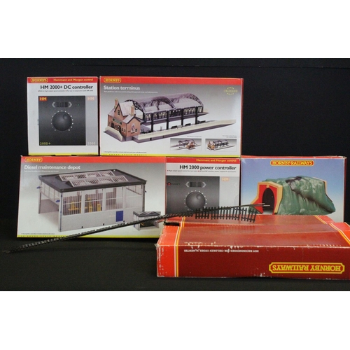 79 - Quantity of boxed Hornby OO gauge accessories to include R8012 HM 2000 Power Controller, R8013 HM 20... 