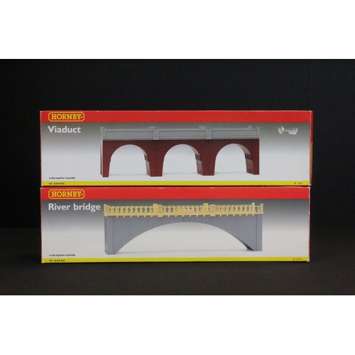 80 - Collection of boxed & carded Hornby OO gauge accessories to include R180 Viaduct, R499 River Bridge,... 