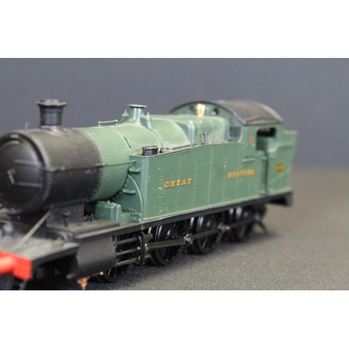 84 - Three Hornby OO gauge locomotives to include Adderley Hall 4-6-0 4901, 2-8-0 GWR 4261 and Smokey Joe... 