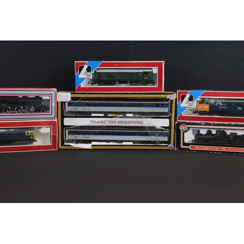 89 - Two boxed Dapol OO gauge locomotives to include Automatic Sprinter Loco set & 0-6-0 GWR 2517 plus 4 ... 