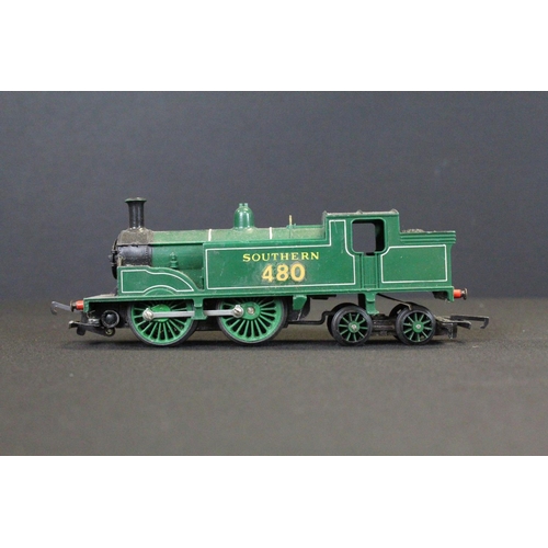 91 - 16 OO gauge locomotives to include Triang R751 D6830, Lima D8915, Lima Railfreight 20215 etc, condit... 