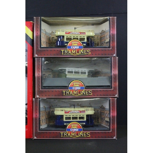 97 - Quantiy of OO gauge trackside accessories to include boxed Hornby R582 Ticket Office, boxed Hornby O... 