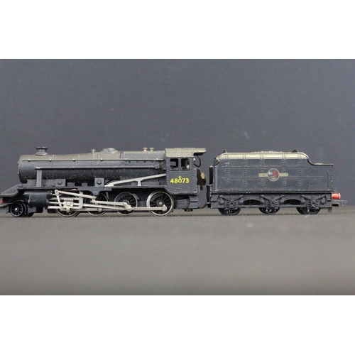 105 - Two boxed Wrenn OO gauge locomotives to include W2220 2-6-4 Tank GWR & W2224 2-8-0 Freight BR