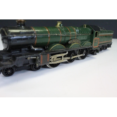 105A - Two Wrenn OO gauge locomotives to include The South Wales Borderers and Cardiff Castle