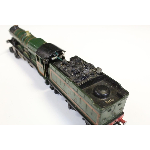 105A - Two Wrenn OO gauge locomotives to include The South Wales Borderers and Cardiff Castle