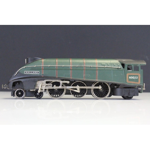 107 - Four Hornby Dublo locomotives to include 2225 LMR 2-8-0 8F in reproduction box, Cardiff Castle, Mall... 